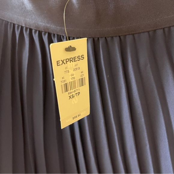 NWT Express navy blue pleated skirt Size XS - Picture 5 of 7